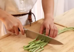 豆 角 炒 茄 子 的做法!