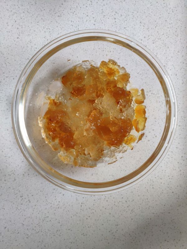 桃胶银耳雪梨羹