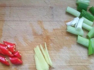 红烧肥肠面怎么做