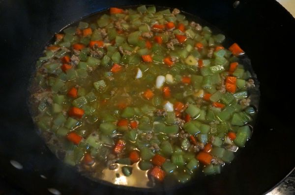 鸡蛋干笋丁拌面条