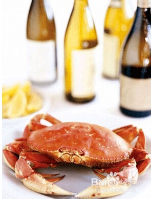 如何用葡萄酒吃出最鲜美的大闸蟹