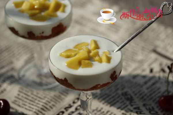 芒果酸奶桃胶羹