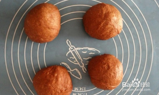 如何制作巧克力乳酪软欧?