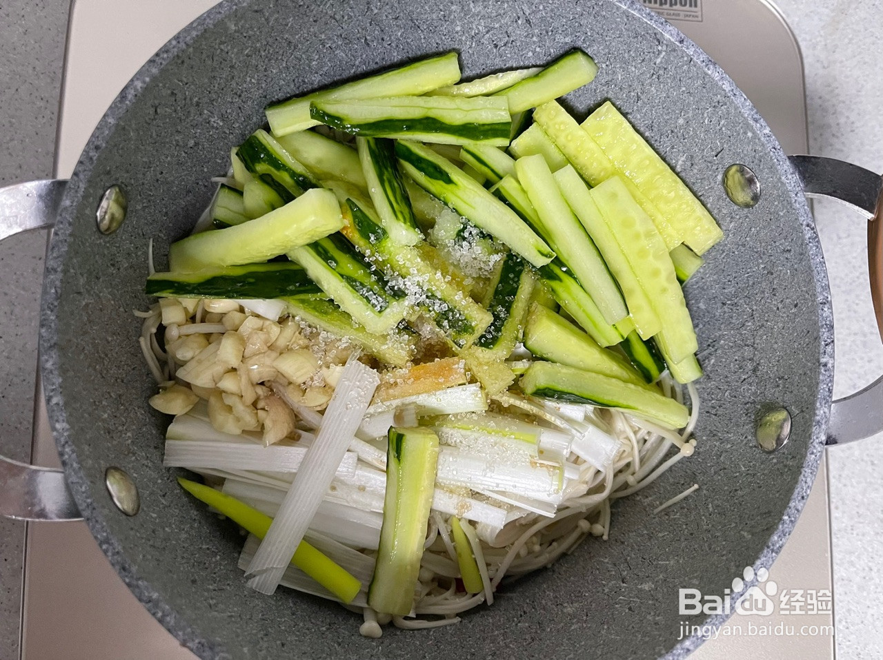 凉拌黄瓜金针菇的做法