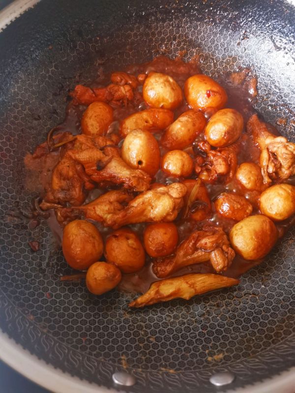 红烧芋头小鸡腿