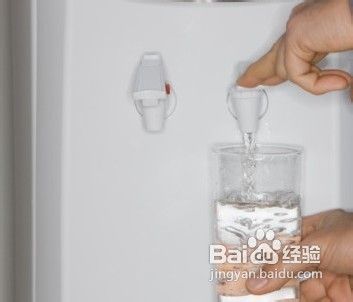 如何清理饮水机