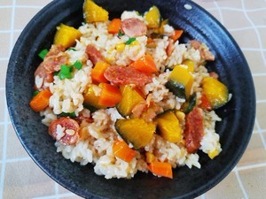 新手福利~小白也能做的美味南瓜腊肠焖饭