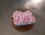 如何做麻油肉末面线汤