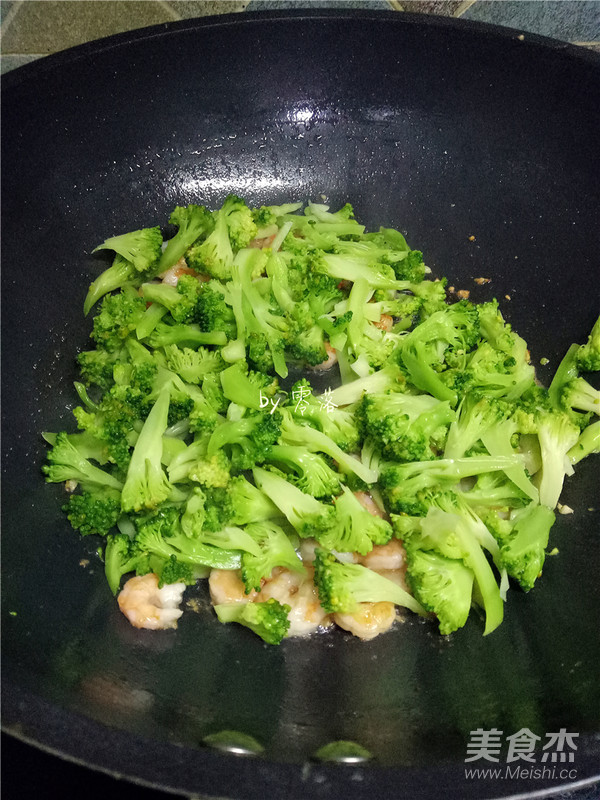 西兰花炒虾仁