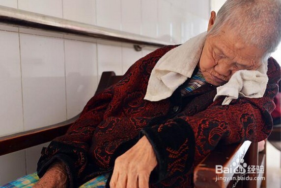与农村留守老人通电话的技巧和注意事项