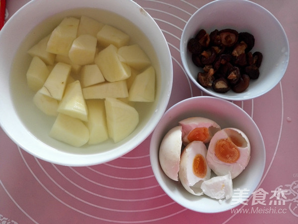 排骨土豆饭的做法