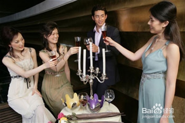 如何使自己在交际中变得有趣