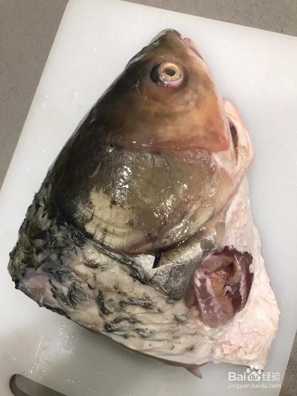 10分钟快捷版剁椒鱼头海鲜美食教程