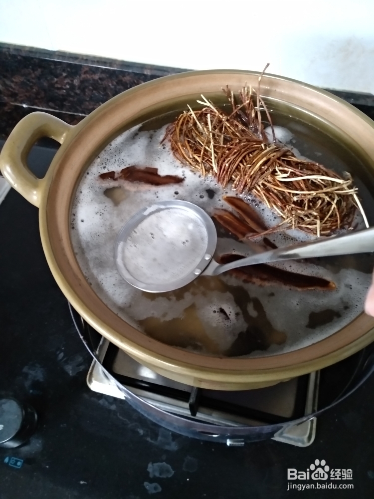 吃光光的肝火鸡骨草灵芝猪骨汤