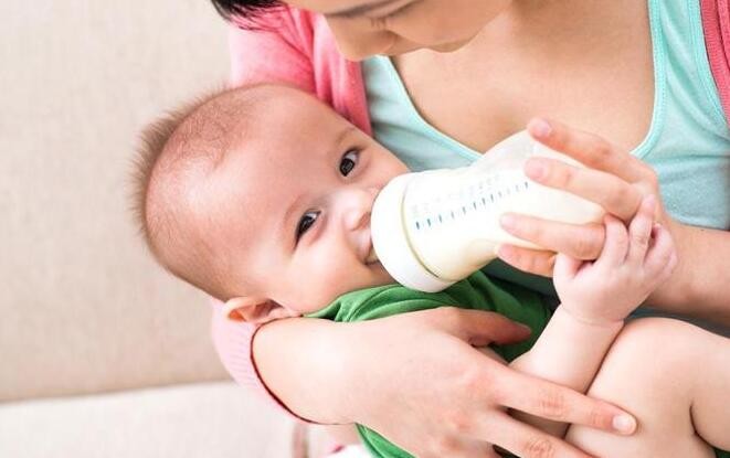 宝宝什么时候开始定时喂奶