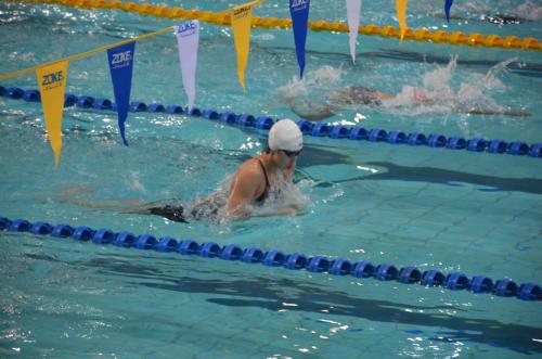 游泳后身体发热属于正常吗