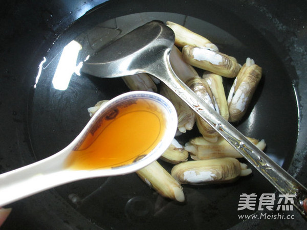 咸肉秀珍菇蛏子汤