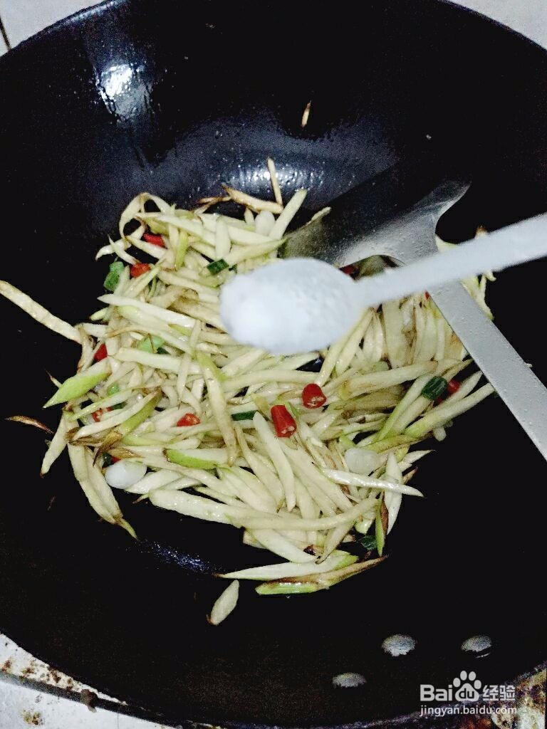 清炒茭白的做法