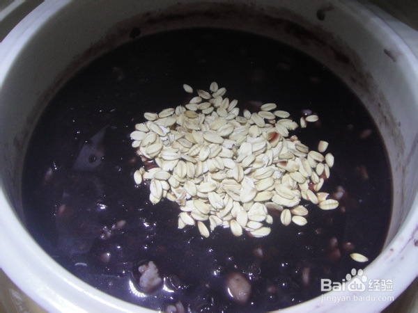 养颜补血美食——黑米粥