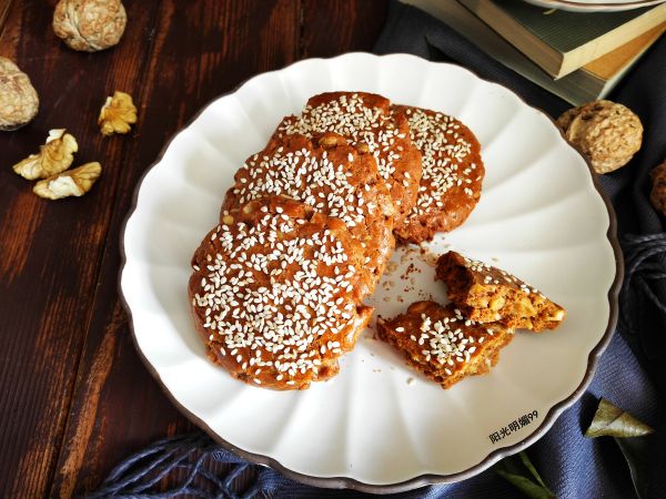 #《风味人间》美食复刻大挑战#咖啡核桃酥