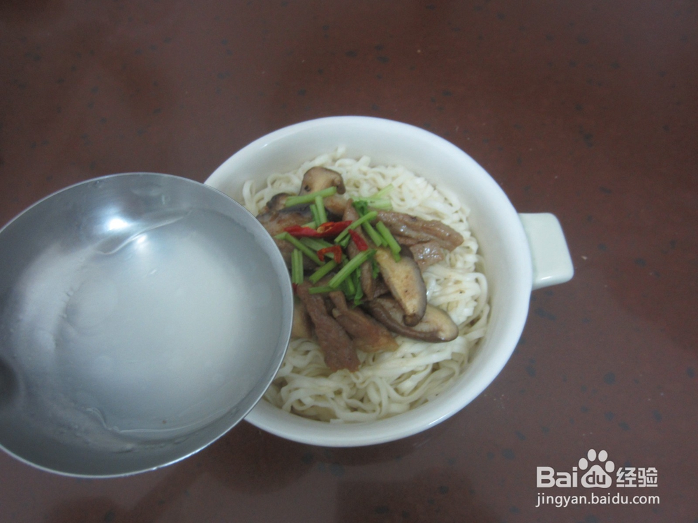 面条的做法——香菇肉丝面条