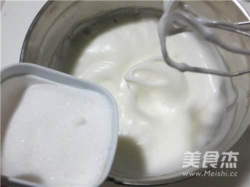 美丽的玫瑰花戚风蛋糕