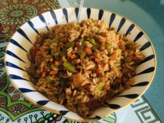 如何在家就能做一份什锦酱油炒饭呢？