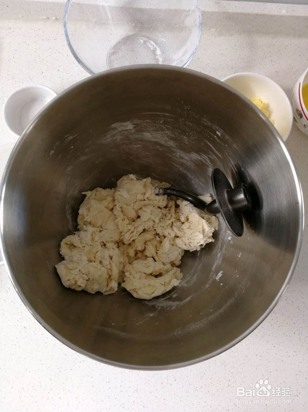 肠仔沙拉面包的做法