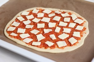 四川特-广式腊肠芦笋披萨怎么做