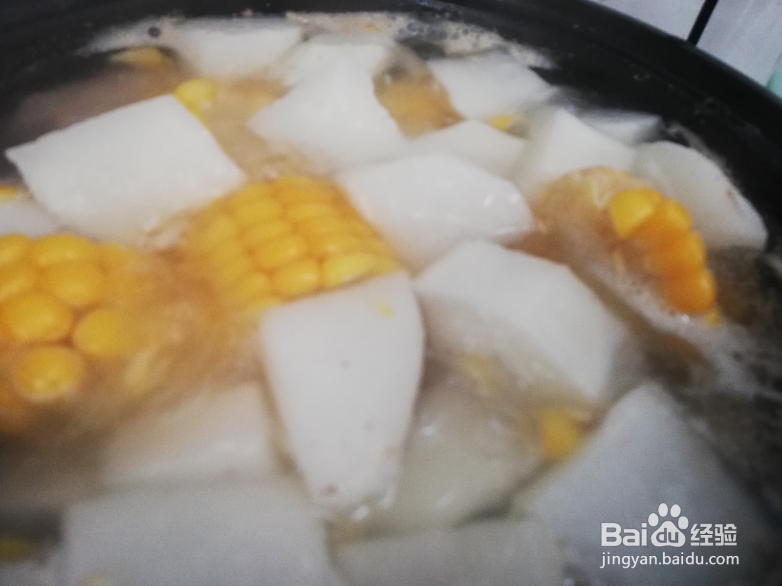 玉米萝卜排骨汤的家常做法