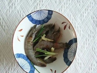 蒜蓉粉丝蛤蜊烤虾怎么做？