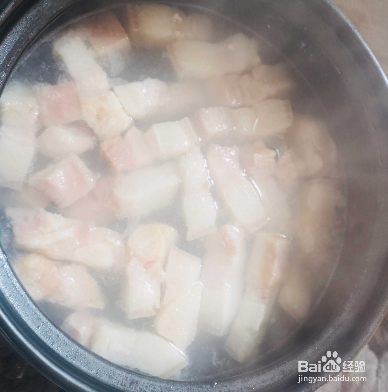 芋头红烧肉的做法