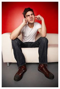 耳鸣常见的原因与症状