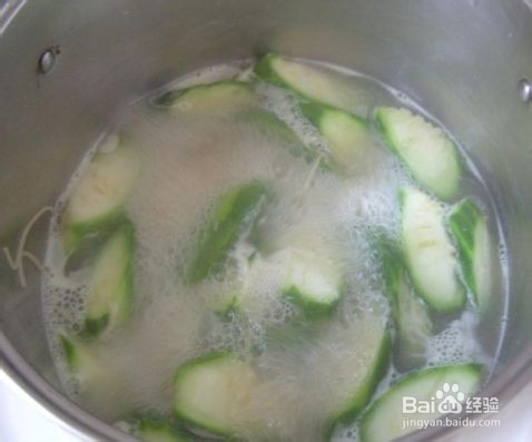 丝瓜青豆鱼丸汤