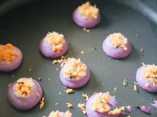 紫甘蓝肉松饼怎么做？