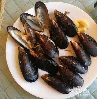 蒜蓉蒸青口的作法