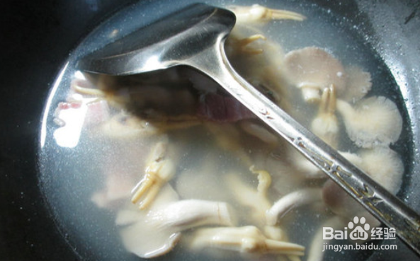 咸肉秀珍菇蛏子汤