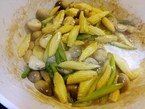 教你怎么做清甜玉米笋素三鲜