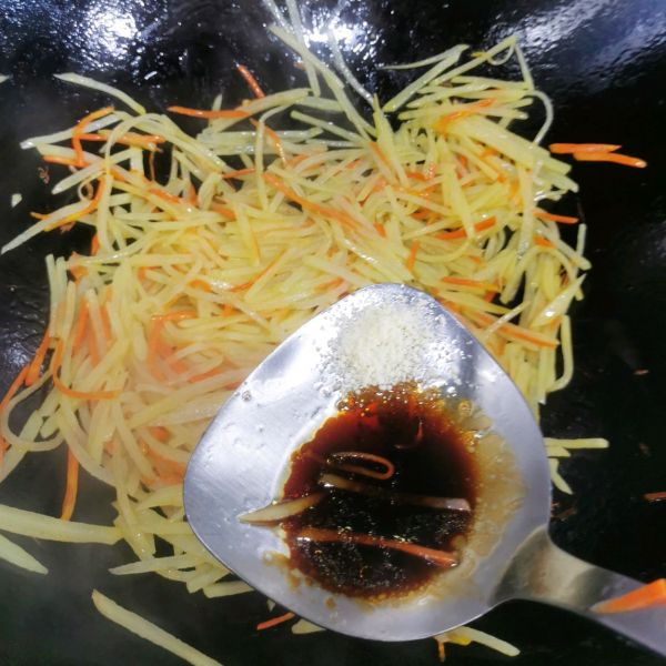 家常爆炒土豆丝