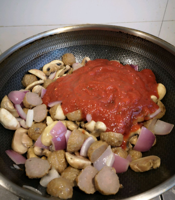 菌菇番茄牛肉丸意面