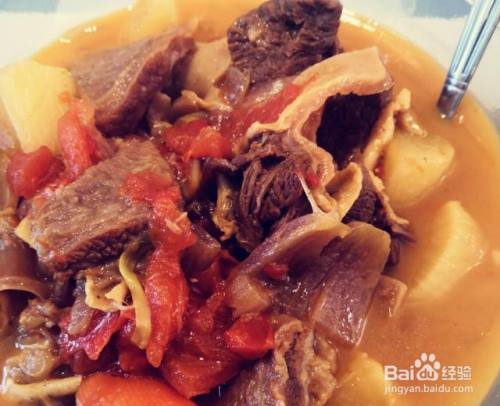 西红柿洋葱胡萝卜炖牛肉的做法