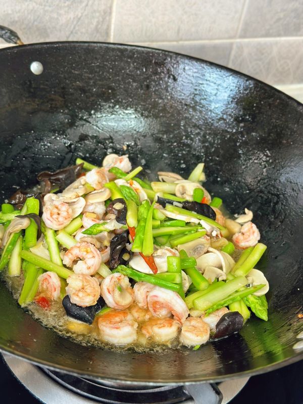 芦笋白蘑菇炒虾仁