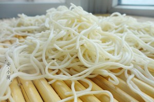 食补佳品茭白肉丝冷面的做法