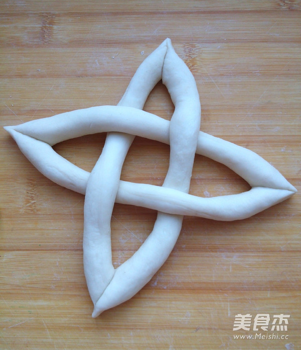 方形如意结面包