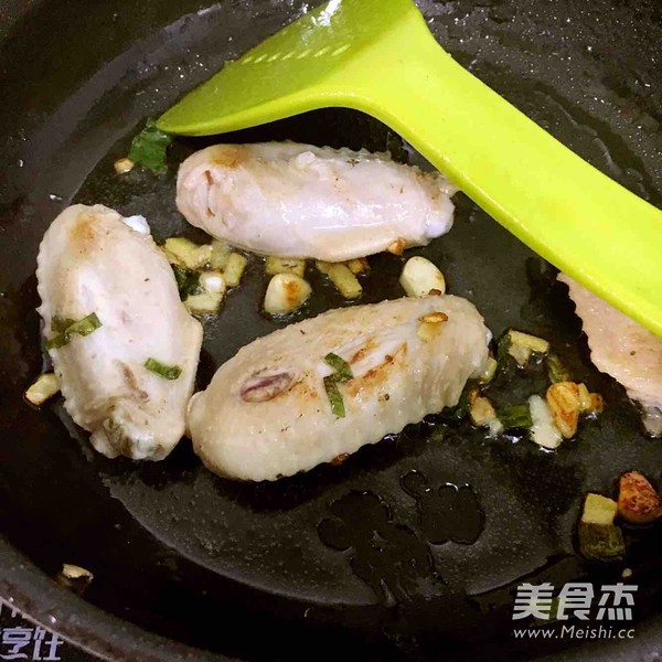 椒盐鸡翅的做法