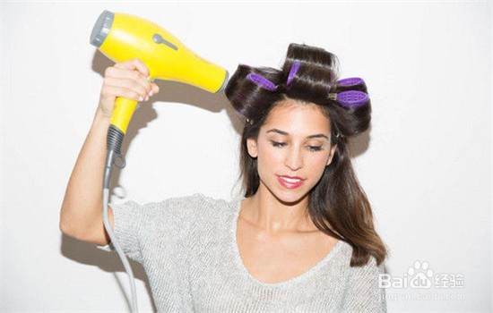 如何正确使用电吹风，保证人身安全