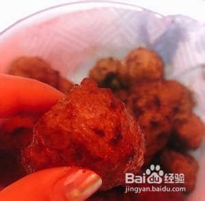 在家制作香酥炸肉丸子的做法