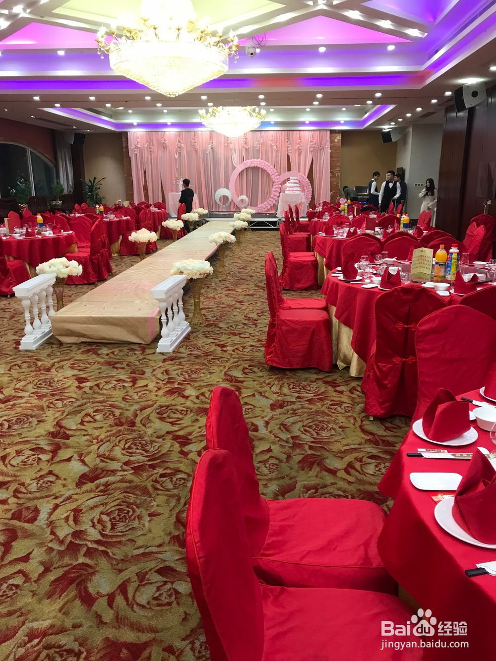 婚庆公司是怎么布置婚礼现场的?