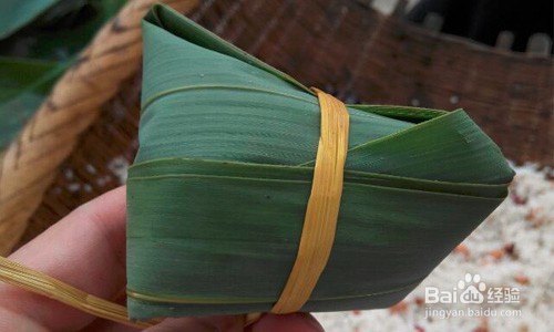 在家自已包粽子
