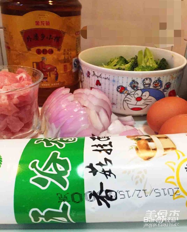 西兰花肉丝鸡蛋面